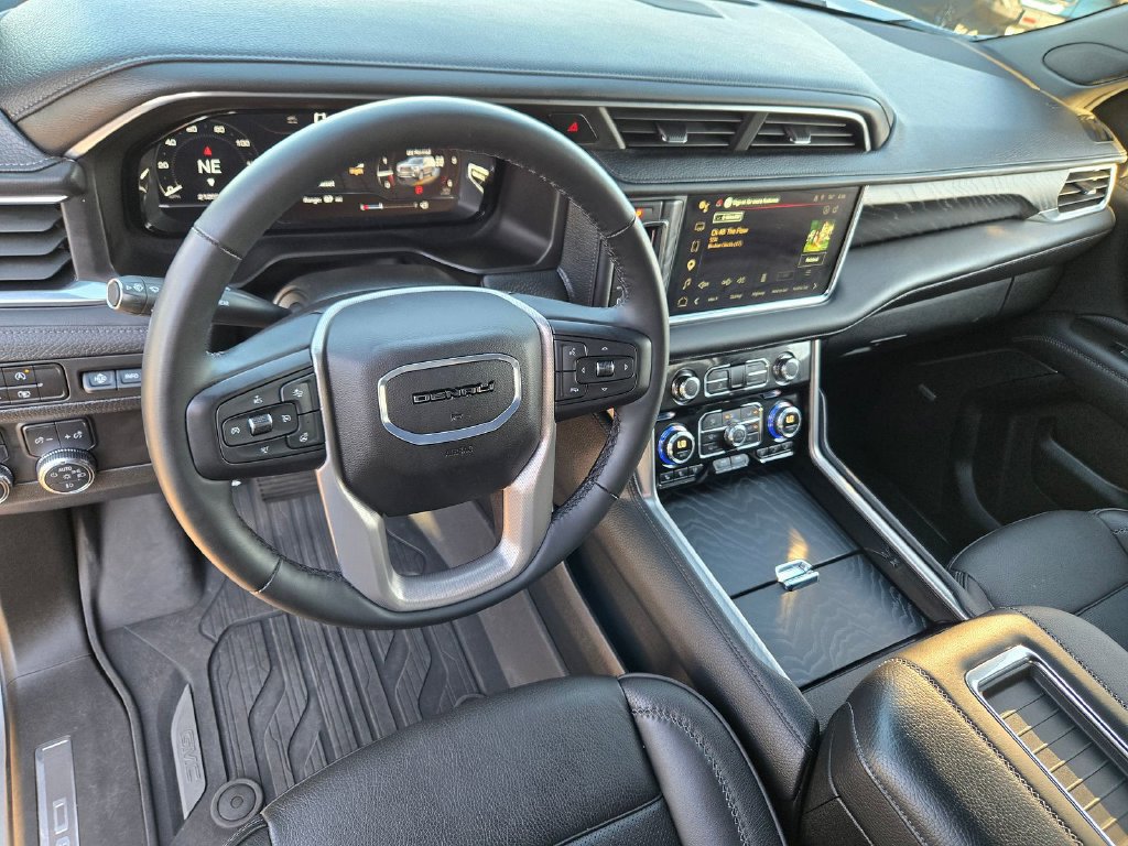 Used 2024 GMC Yukon Denali AWD/4WD image 9