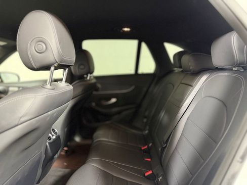 Used 2022 Mercedes-Benz GLC 300 4MATIC image 23
