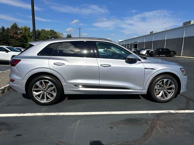 Used 2021 Audi e-tron Premium Plus w/ Premium Plus Package AWD/4WD image 4