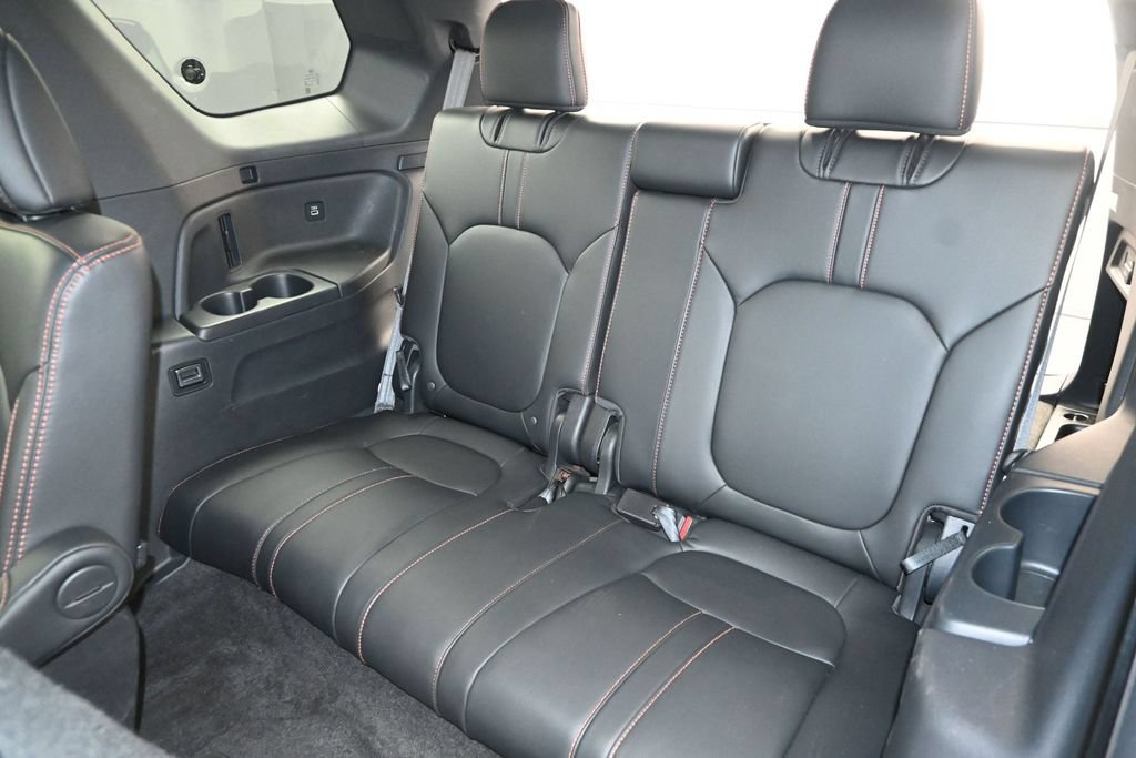 Used 2023 Honda Pilot TrailSport image 13