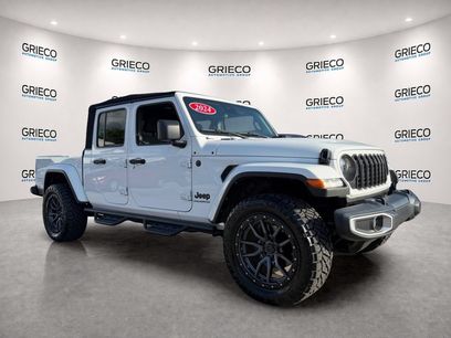 Used 2024 Jeep Gladiator Sport
