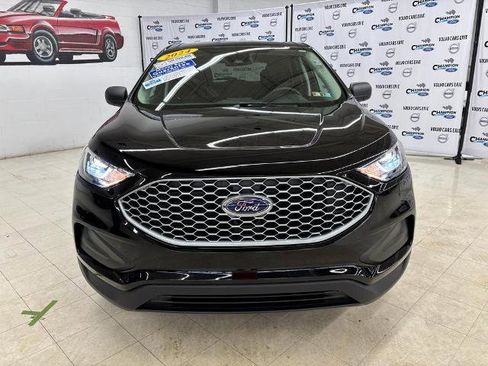 Certified 2024 Ford Edge SE image 2