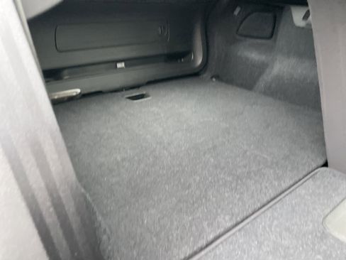 Used 2025 Volvo XC40 B5 Core image 24