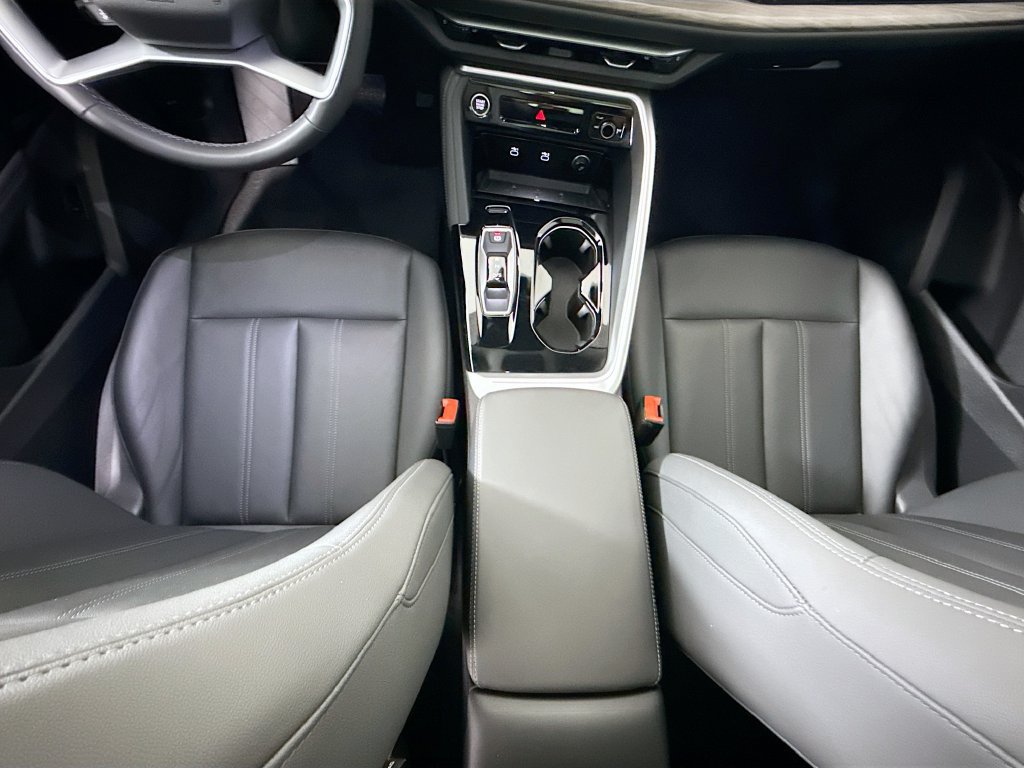 Certified 2025 Audi Q5 Premium w/ Premium Plus AWD/4WD image 16