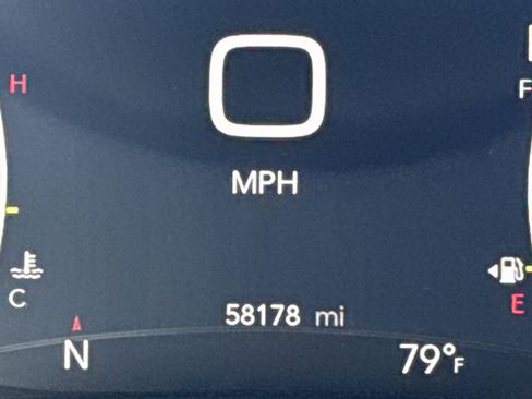 Used 2022 Chrysler Pacifica Limited image 25