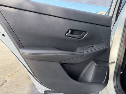 Used 2025 Nissan Sentra SV FWD image 23
