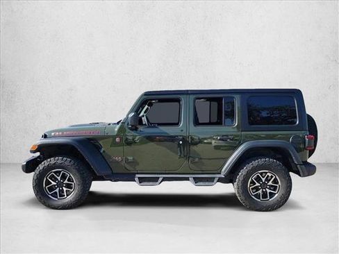 Used 2024 Jeep Wrangler Unlimited Rubicon w/ Technology Group image 8