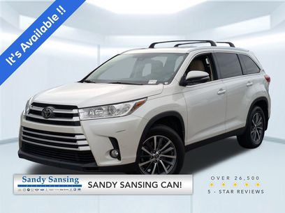 Used 2019 Toyota Highlander SE