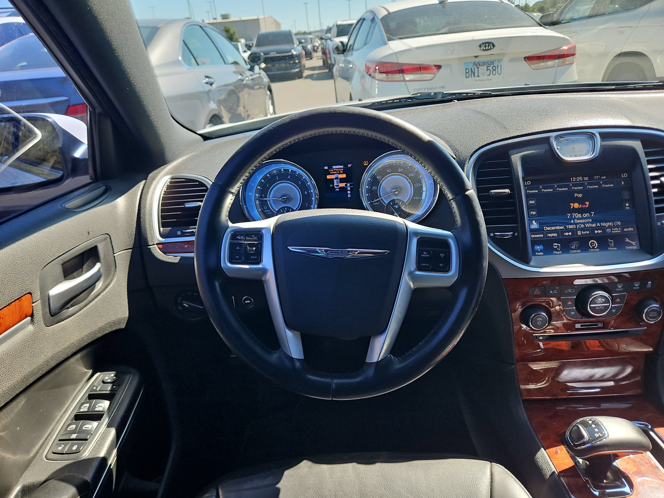 Used 2014 Chrysler 300 RWD image 26