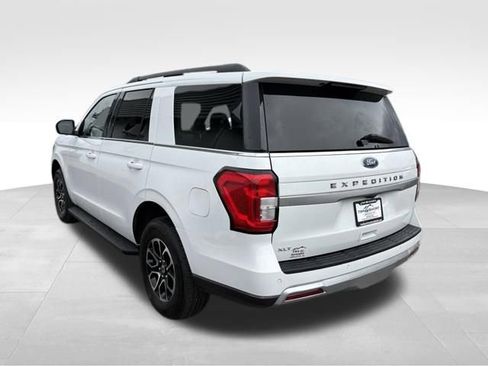 Used 2024 Ford Expedition XLT AWD/4WD image 11