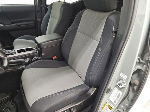 Certified 2023 Toyota Tacoma TRD Off-Road AWD/4WD image 15