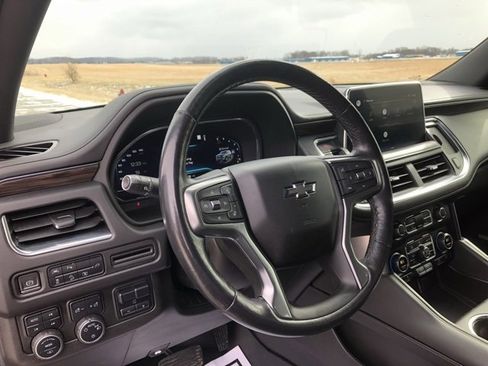 Used 2022 Chevrolet Suburban Z71 w/ Z71 Off-Road Package image 11