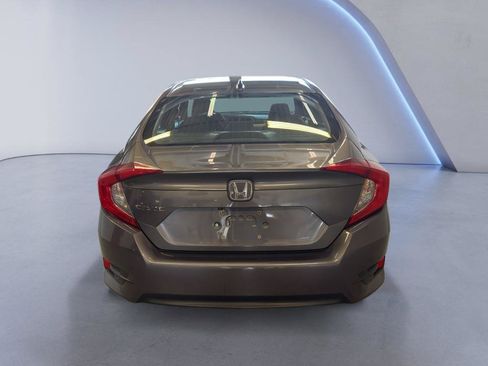 Used 2018 Honda Civic EX image 7