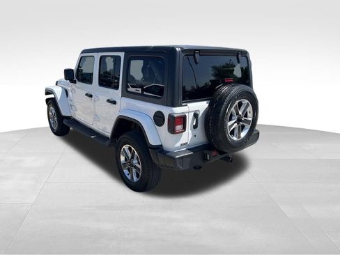 Used 2019 Jeep Wrangler Unlimited Sahara AWD/4WD image 4