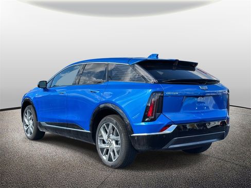 New 2025 Cadillac Optiq Luxury 1 image 4