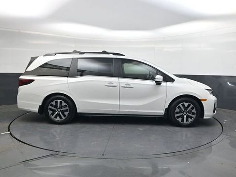 New 2026 Honda Odyssey EX-L image 3