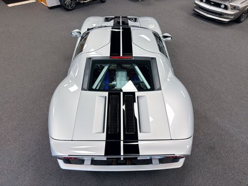 Used 2005 Ford GT RWD image 8