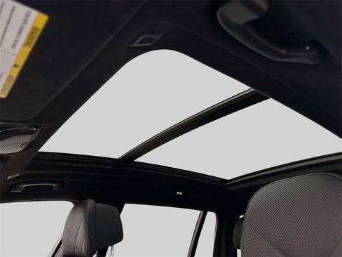 Certified 2023 BMW X7 xDrive40i w/ M Sport Package image 26