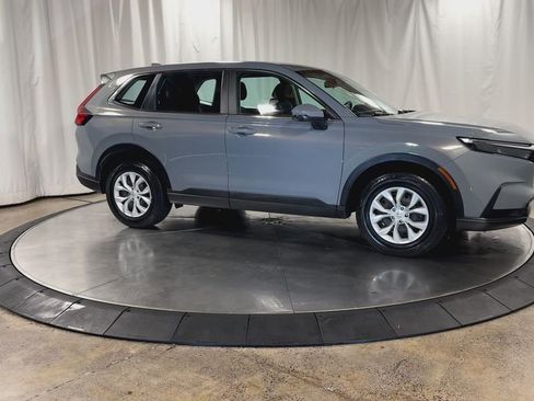 Used 2023 Honda CR-V LX image 3