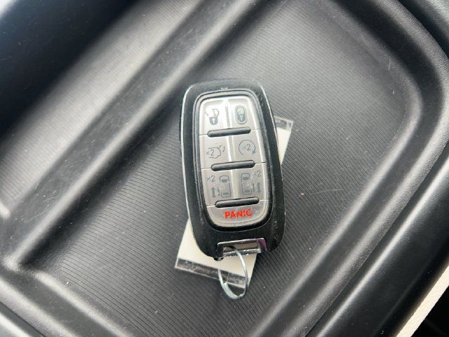 Used 2020 Chrysler Pacifica Touring-L FWD image 34
