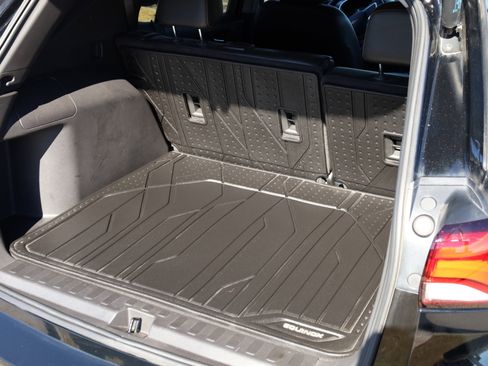 Used 2023 Chevrolet Equinox Premier image 18