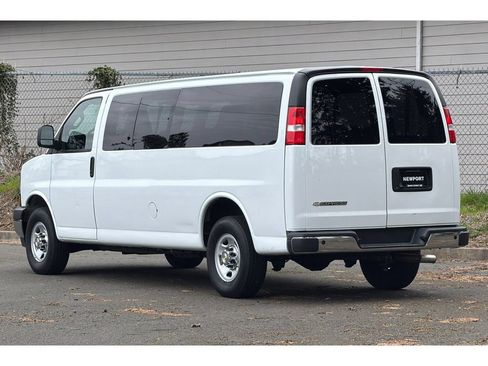 Used 2024 Chevrolet Express 3500 LT w/ LT Preferred Equipment Group RWD image 6