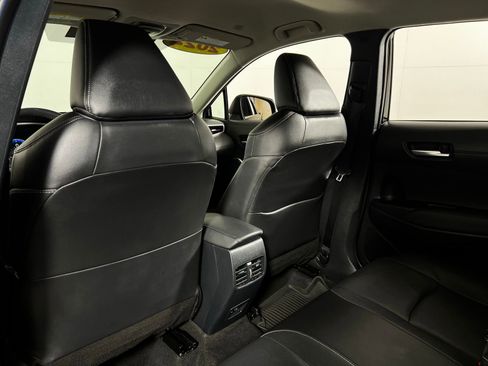 Used 2024 Toyota Corolla Cross XLE image 22