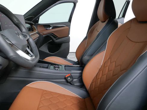 New 2026 Volkswagen Tiguan SEL R-Line AWD/4WD image 5