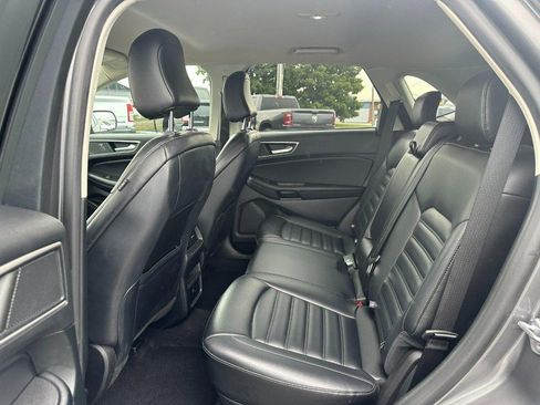 Used 2023 Ford Edge SEL image 9