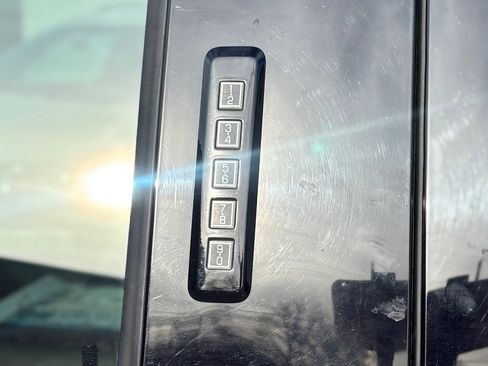 Certified 2019 Ford F150 Lariat w/ Equipment Group 502A Luxury image 22