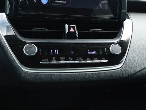 Used 2025 Toyota Corolla LE w/ Convenience Package FWD image 18