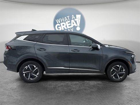 Certified 2023 Kia Sportage LX image 2