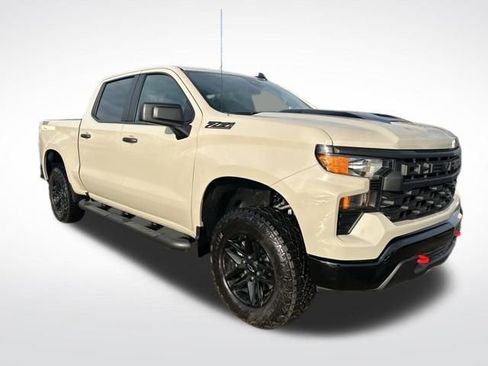 New 2026 Chevrolet Silverado 1500 Custom Trail Boss w/ LPO, Dark Essentials Package image 7