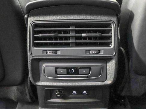 Used 2023 Audi Q7 3.0T Premium w/ Convenience Package AWD/4WD image 40