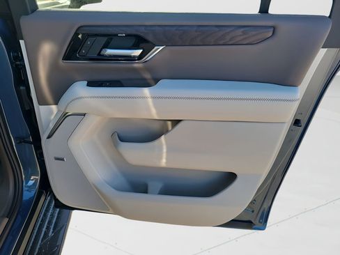 New 2026 GMC Yukon XL Denali w/ LPO, Floor Liner Package image 45