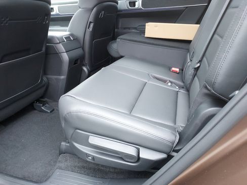 Used 2025 Hyundai Santa Fe Limited image 14