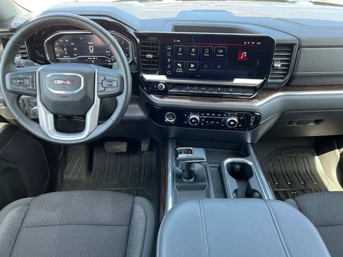 Used 2024 GMC Sierra 1500 Elevation AWD/4WD image 3