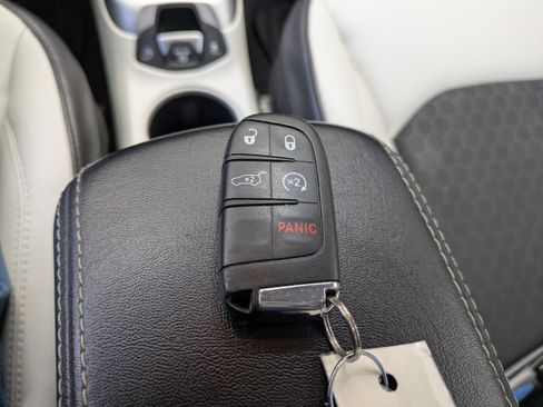 Used 2018 Jeep Compass Latitude w/ Popular Equipment Group image 26