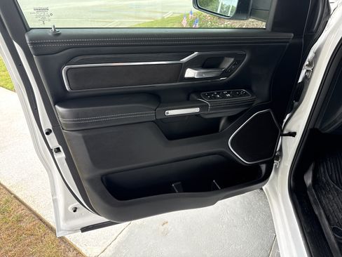 Used 2024 RAM 1500 Laramie AWD/4WD image 13