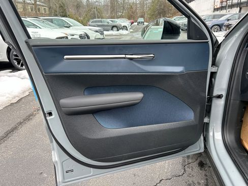 New 2025 Volvo EX30 Plus w/ Protection Package Premier image 9