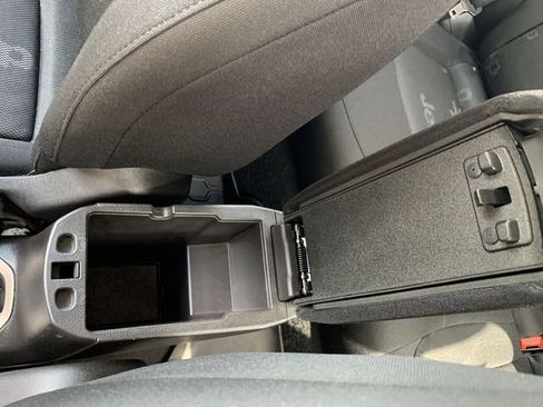 Used 2017 Jeep Renegade Sport w/ Power & Air Group FWD image 24