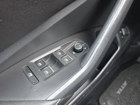 Used 2022 Volkswagen Jetta SE image 22