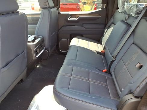 New 2026 Chevrolet Silverado 1500 High Country AWD/4WD image 9