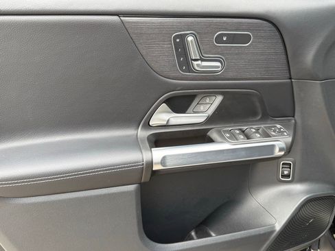 Used 2026 Mercedes-Benz GLB 250 image 20
