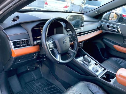 Used 2022 Mitsubishi Outlander SEL image 17