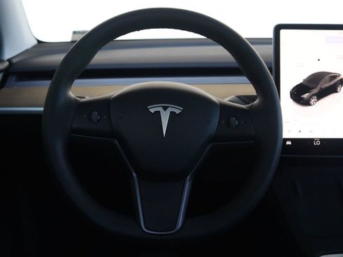 Used 2024 Tesla Model Y Long Range AWD/4WD image 28