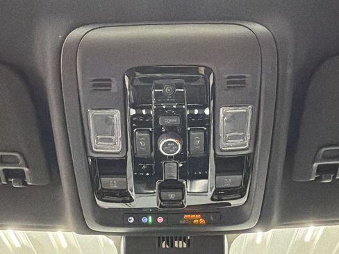 Used 2026 GMC Yukon XL Denali w/ Sun & Power Step Package AWD/4WD image 33