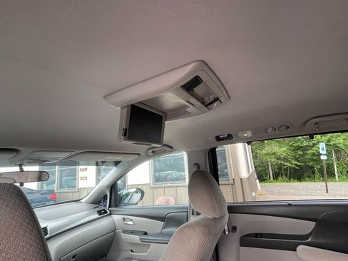 Used 2016 Honda Odyssey SE image 11