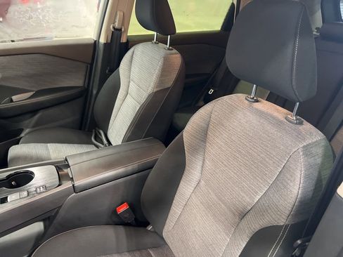 Certified 2023 Nissan Rogue SV image 5