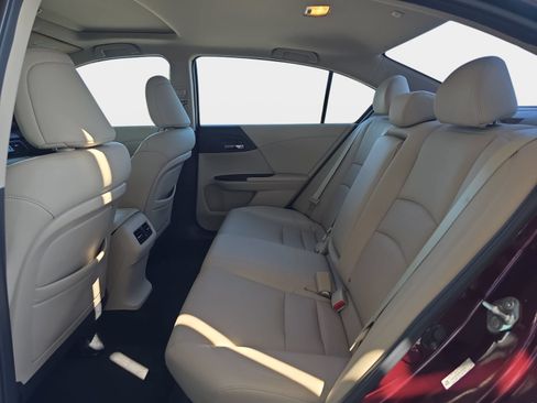 Used 2014 Honda Accord Touring image 16